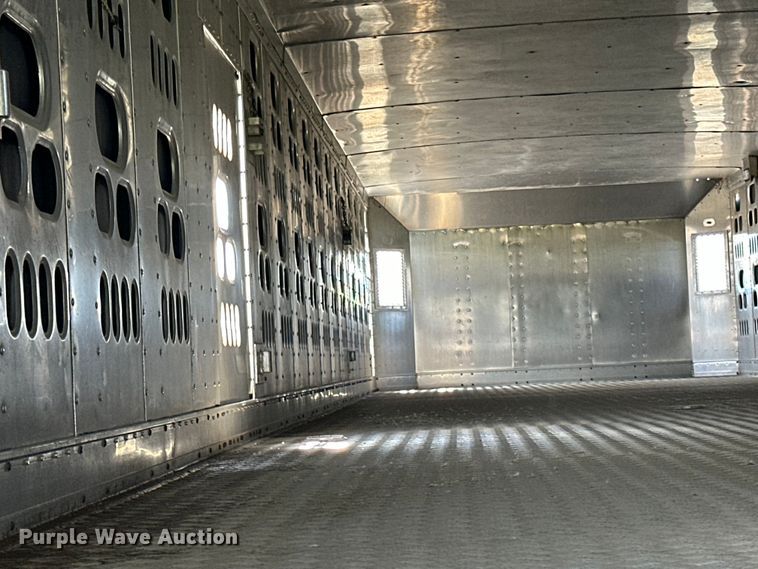 image for item DP8366 2005 Barrett livestock trailer