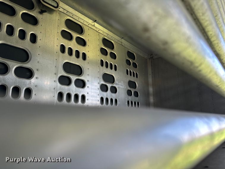 image for item DP8366 2005 Barrett livestock trailer