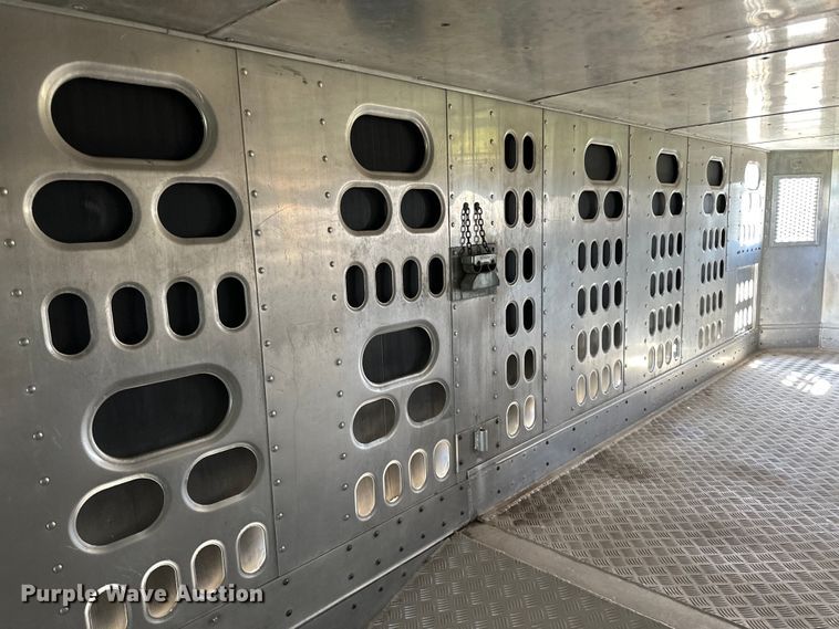 image for item DP8366 2005 Barrett livestock trailer