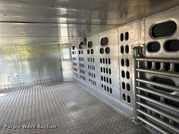 image for item DP8366 2005 Barrett livestock trailer