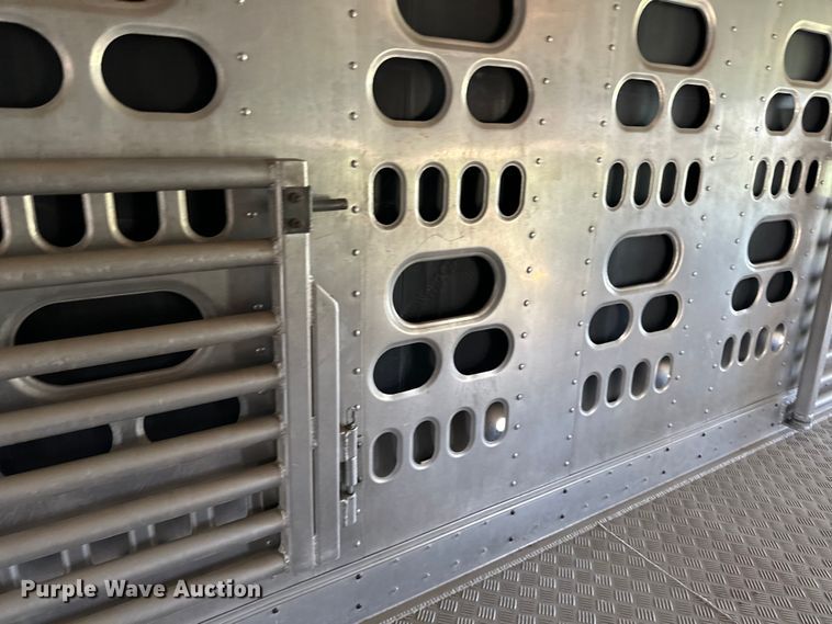 image for item DP8366 2005 Barrett livestock trailer