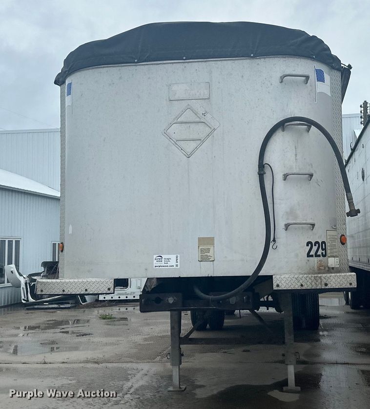 image for item DP8393 2006 Travis  T/102 end dump trailer