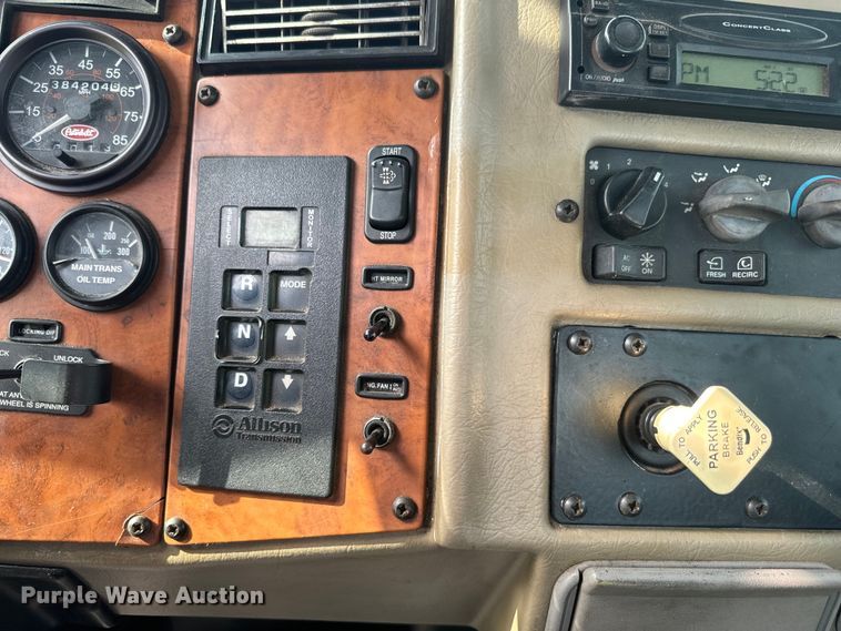 image for item DQ6776 2009 Peterbilt 340 truck cab and chassis