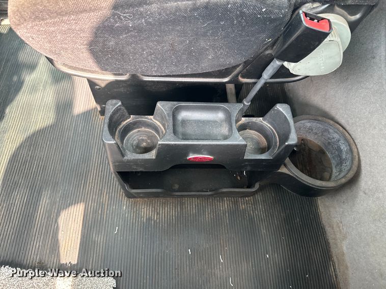 image for item DQ6776 2009 Peterbilt 340 truck cab and chassis