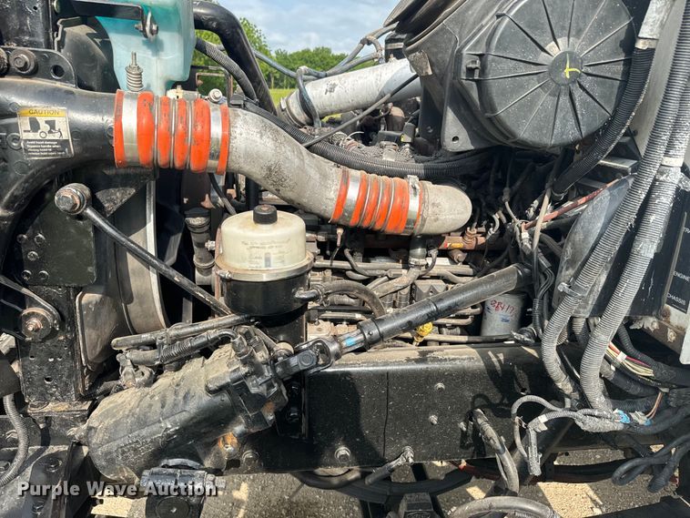 image for item DQ6776 2009 Peterbilt 340 truck cab and chassis