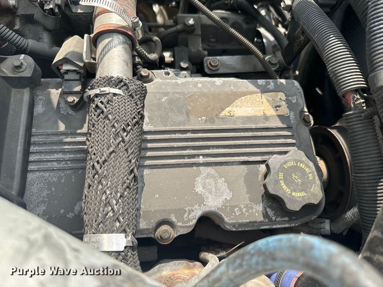 image for item DQ6776 2009 Peterbilt 340 truck cab and chassis