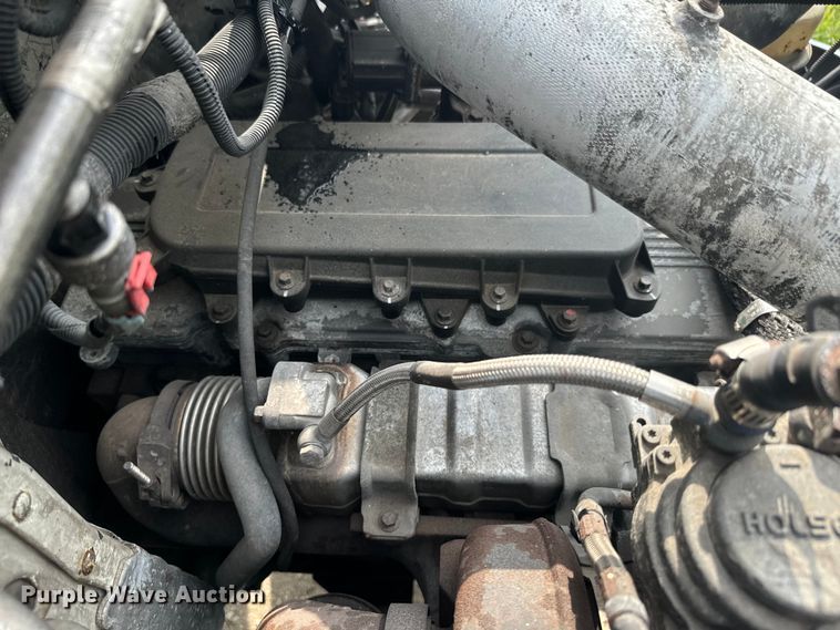 image for item DQ6776 2009 Peterbilt 340 truck cab and chassis