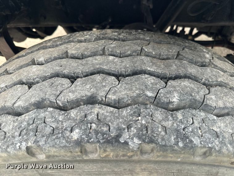 image for item DQ6776 2009 Peterbilt 340 truck cab and chassis