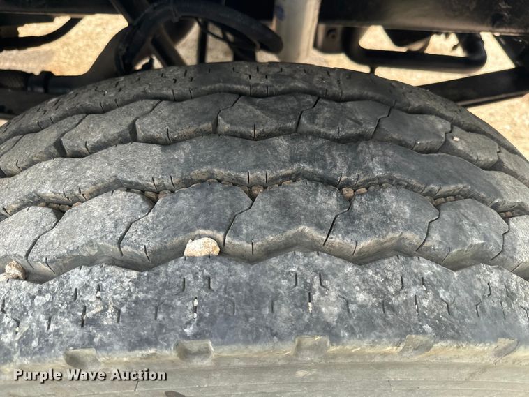 image for item DQ6776 2009 Peterbilt 340 truck cab and chassis