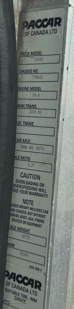 image for item DQ6776 2009 Peterbilt 340 truck cab and chassis