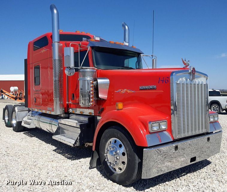 image for item DQ6991 2018 Kenworth W900 semi truck