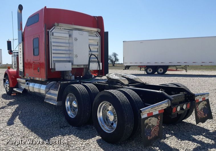 image for item DQ6991 2018 Kenworth W900 semi truck