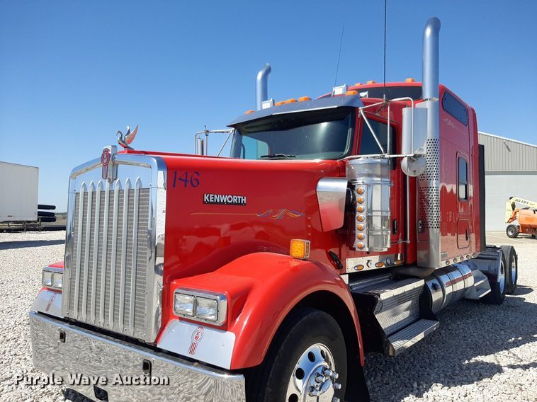 image for item DQ6991 2018 Kenworth W900 semi truck