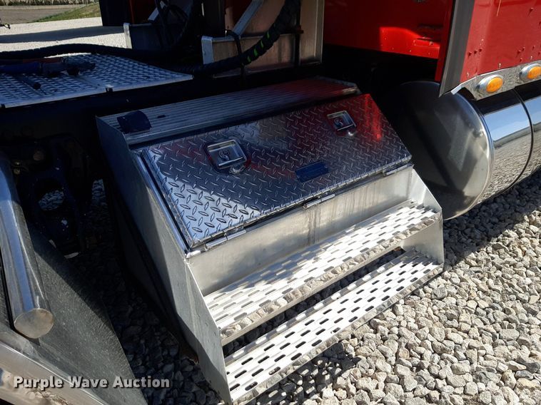 image for item DQ6991 2018 Kenworth W900 semi truck