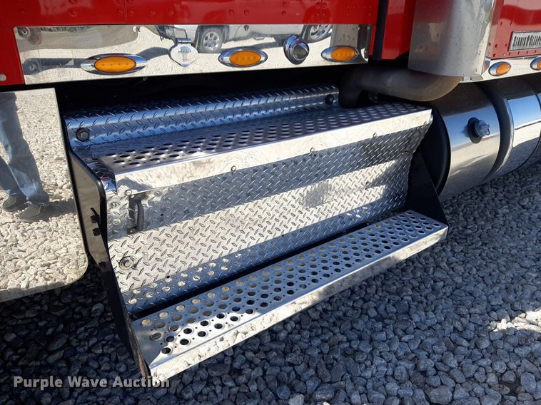 image for item DQ6991 2018 Kenworth W900 semi truck