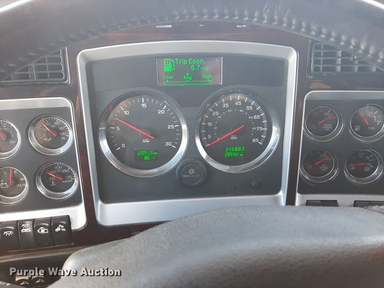 image for item DQ6991 2018 Kenworth W900 semi truck