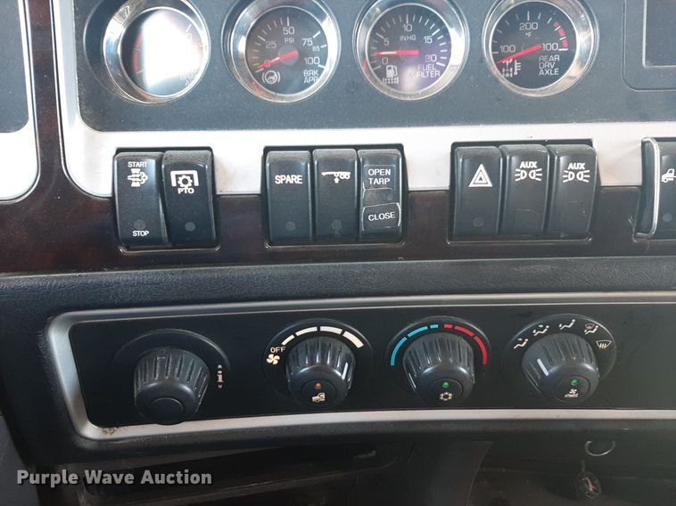 image for item DQ6991 2018 Kenworth W900 semi truck