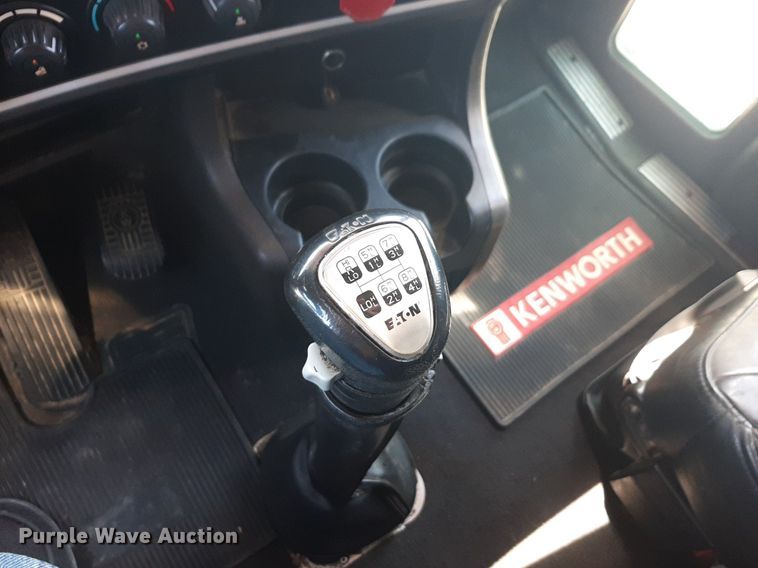 image for item DQ6991 2018 Kenworth W900 semi truck