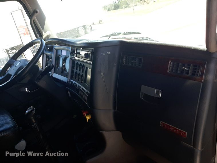 image for item DQ6991 2018 Kenworth W900 semi truck