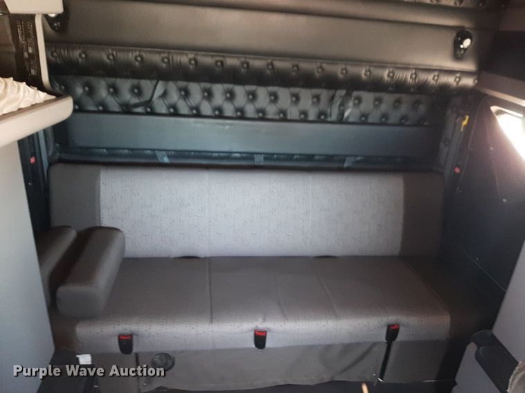 image for item DQ6991 2018 Kenworth W900 semi truck