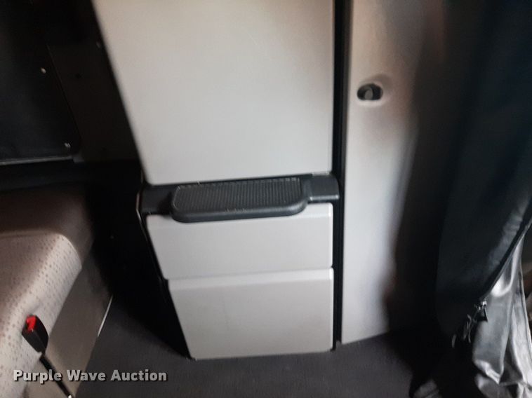 image for item DQ6991 2018 Kenworth W900 semi truck