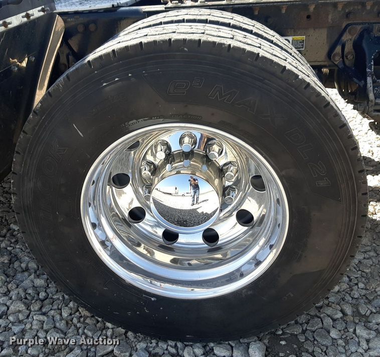 image for item DQ6991 2018 Kenworth W900 semi truck