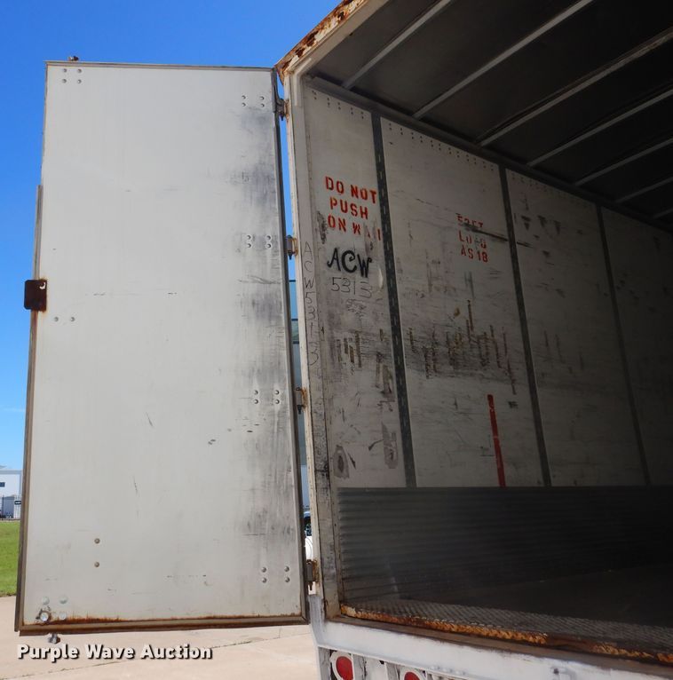 image for item DQ7069 2005 Wabash dry van trailer