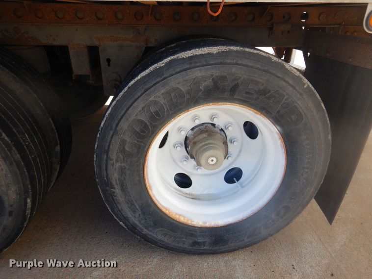 image for item DQ7069 2005 Wabash dry van trailer