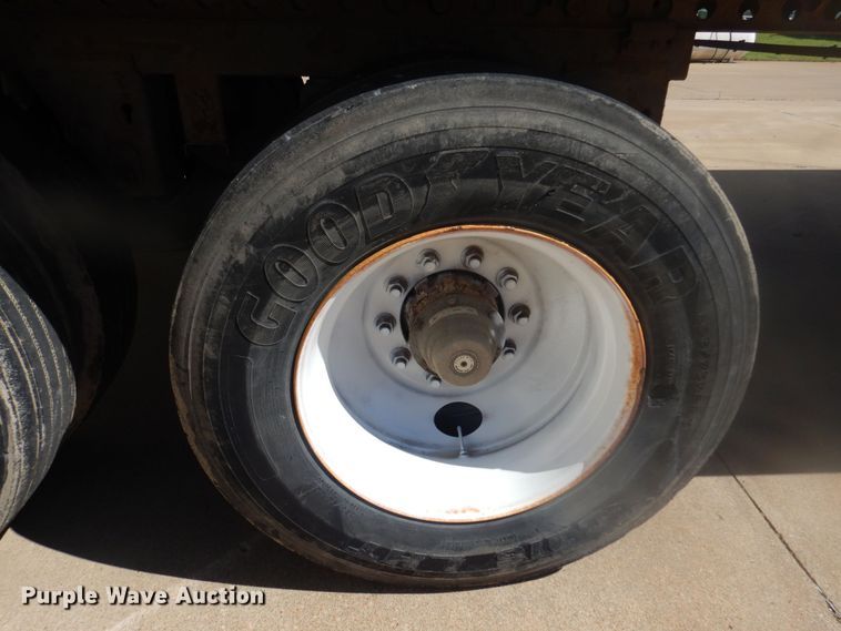 image for item DQ7069 2005 Wabash dry van trailer