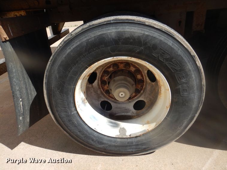 image for item DQ7069 2005 Wabash dry van trailer