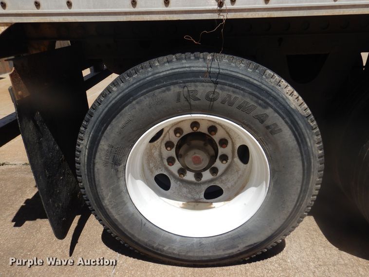 image for item DQ7070 2005 Wabash dry van trailer