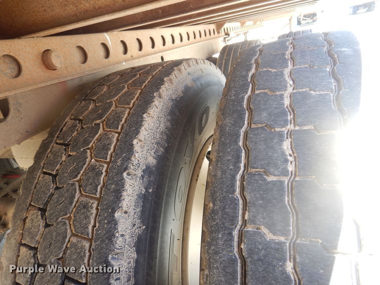 image for item DQ7070 2005 Wabash dry van trailer