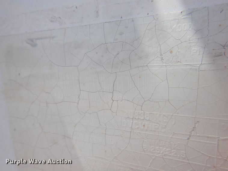 image for item DQ7070 2005 Wabash dry van trailer