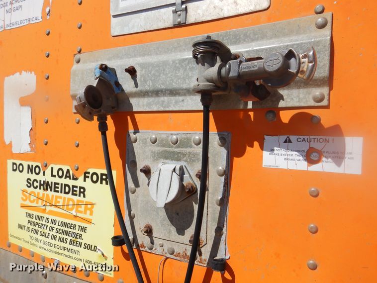 image for item DQ7071 2004 Wabash dry van trailer