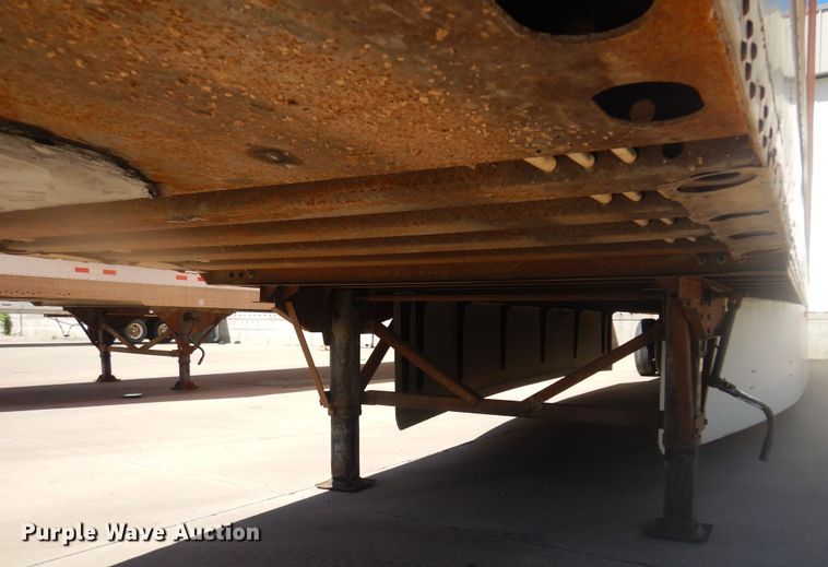 image for item DQ7071 2004 Wabash dry van trailer