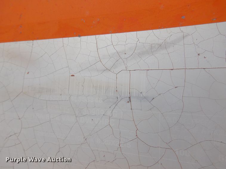 image for item DQ7071 2004 Wabash dry van trailer