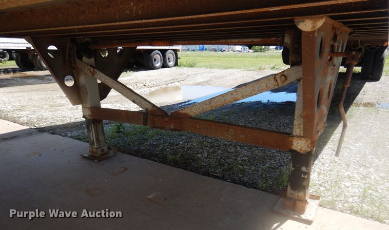 image for item DQ7077 2006 Utility dry van trailer