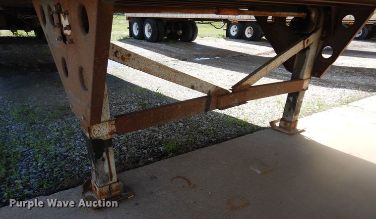 image for item DQ7077 2006 Utility dry van trailer