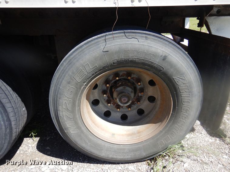 image for item DQ7077 2006 Utility dry van trailer