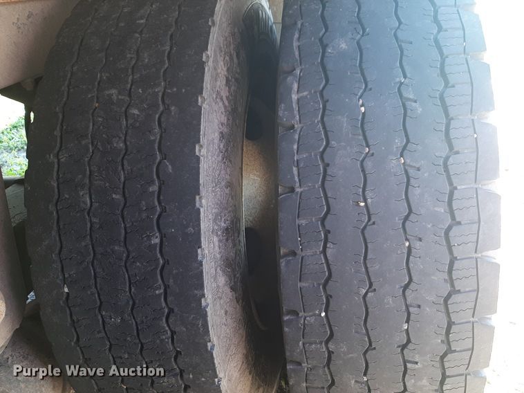 image for item DQ7078 2007 Wabash dry van trailer