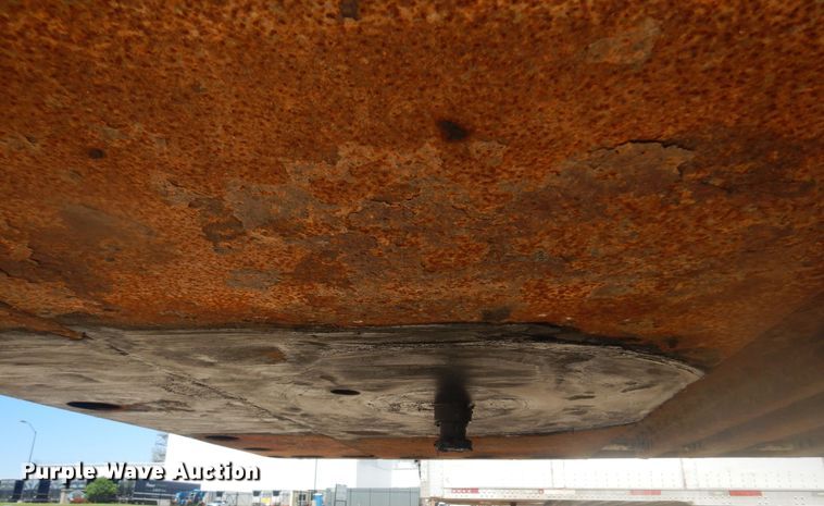 image for item DQ7088 2005 Wabash dry van trailer