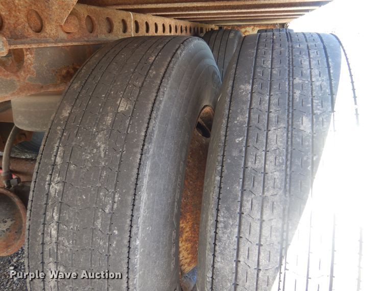 image for item DQ7088 2005 Wabash dry van trailer