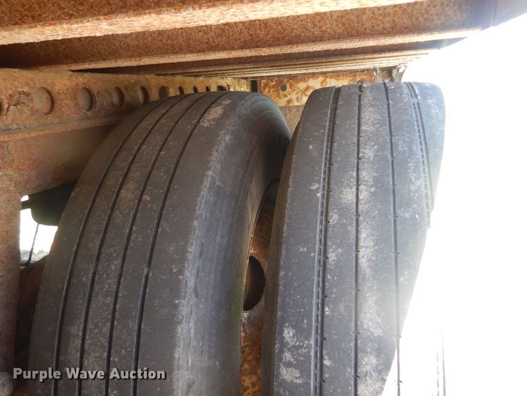 image for item DQ7088 2005 Wabash dry van trailer