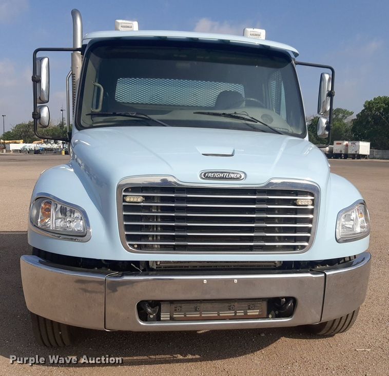 image for item DQ7112 2014 Freightliner  Business Class M2 flatbed truck