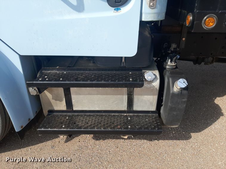 image for item DQ7112 2014 Freightliner  Business Class M2 flatbed truck