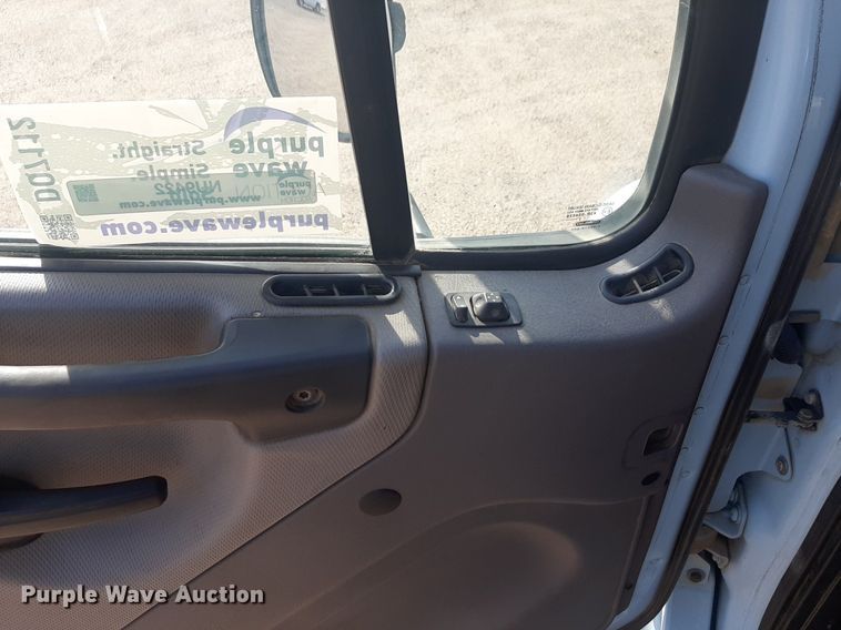 image for item DQ7112 2014 Freightliner  Business Class M2 flatbed truck