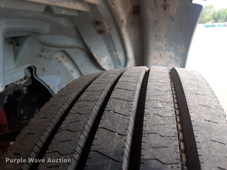 image for item DQ7112 2014 Freightliner  Business Class M2 flatbed truck