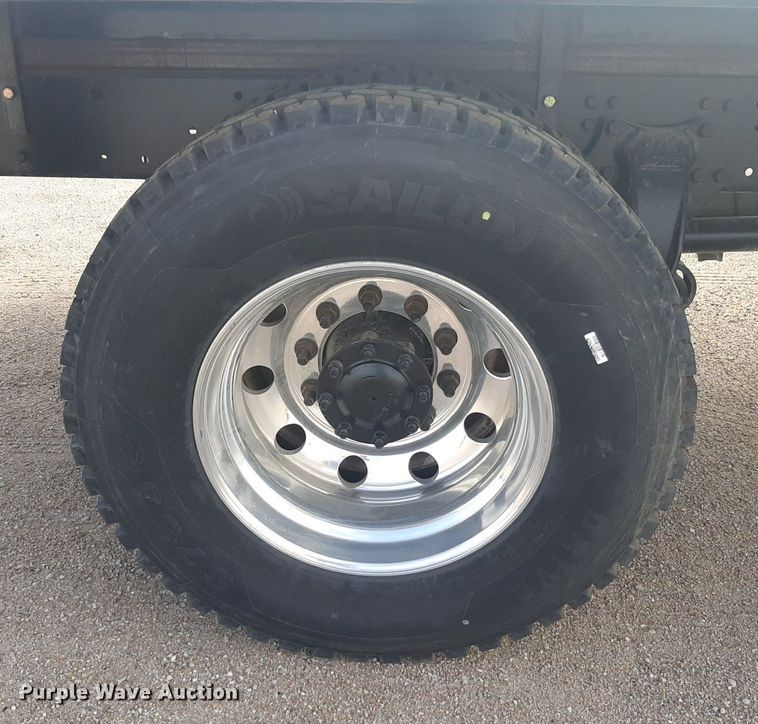 image for item DQ7112 2014 Freightliner  Business Class M2 flatbed truck