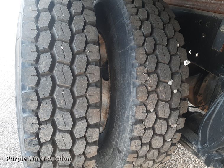 image for item DQ7112 2014 Freightliner  Business Class M2 flatbed truck