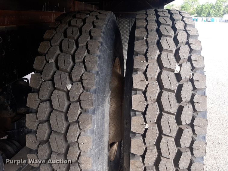 image for item DQ7112 2014 Freightliner  Business Class M2 flatbed truck